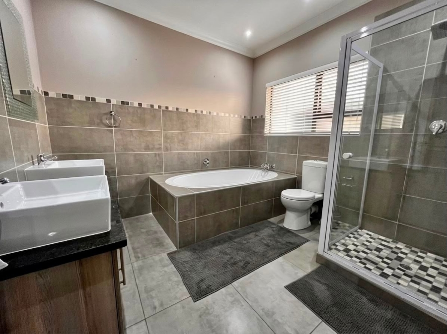 4 Bedroom Property for Sale in Boschdal North West